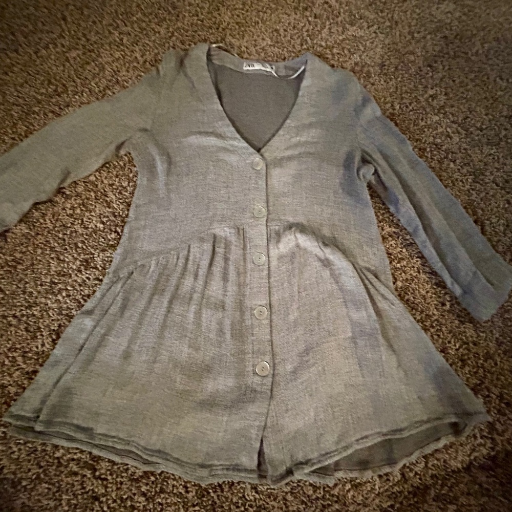 Zara long sleeve flowy gray shirt - small